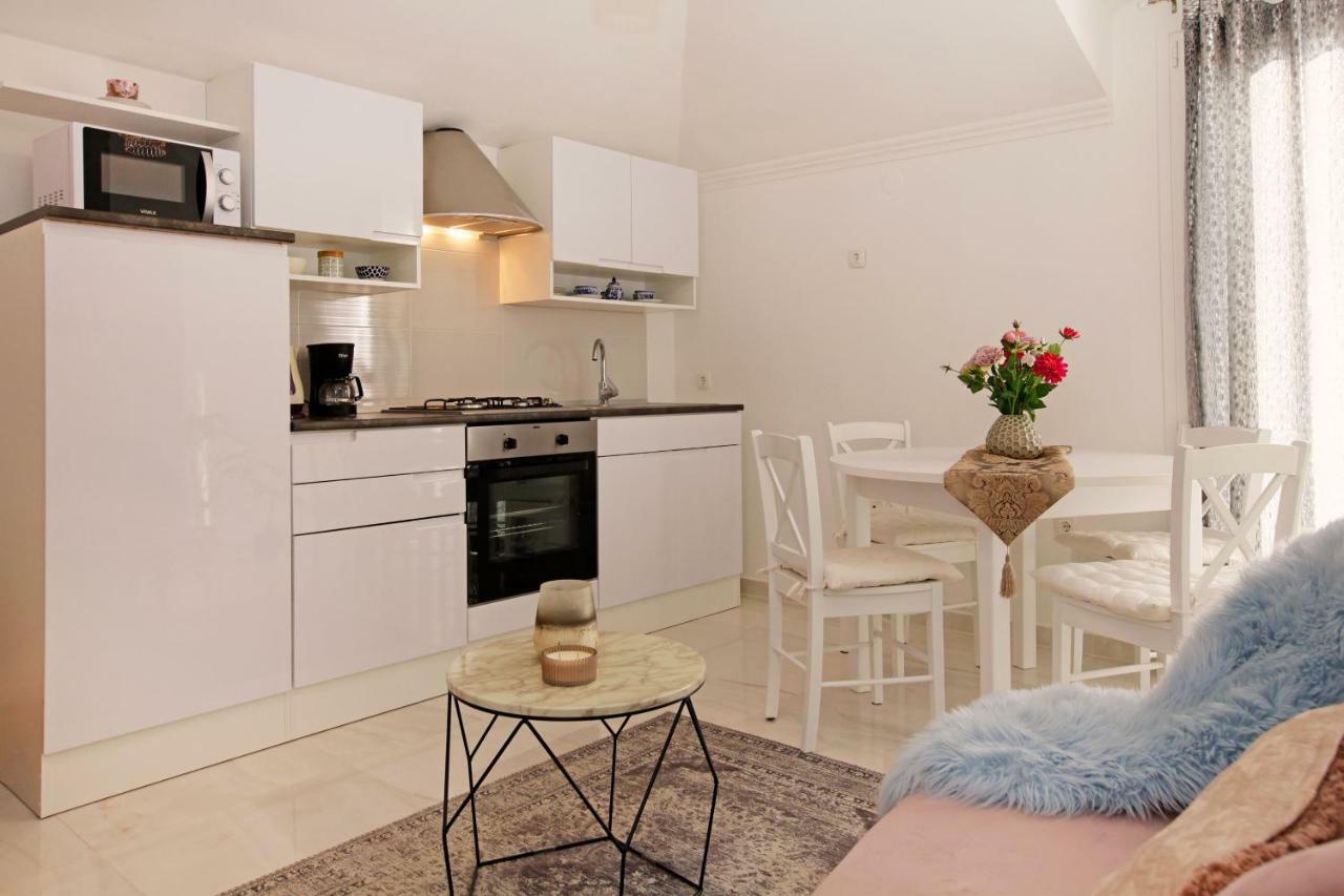Apartment Ambroz Vela Luka Eksteriør bilde