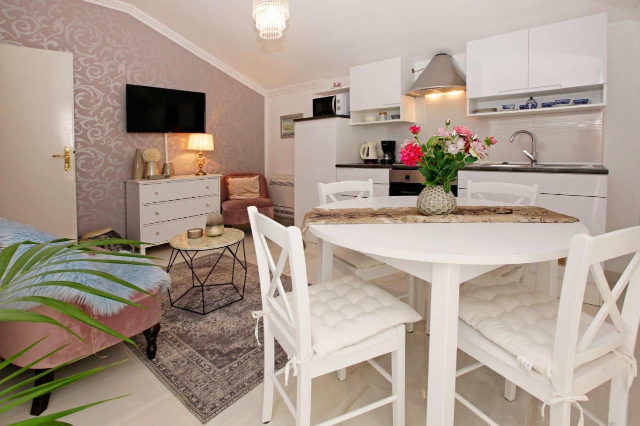 Apartment Ambroz Vela Luka Eksteriør bilde