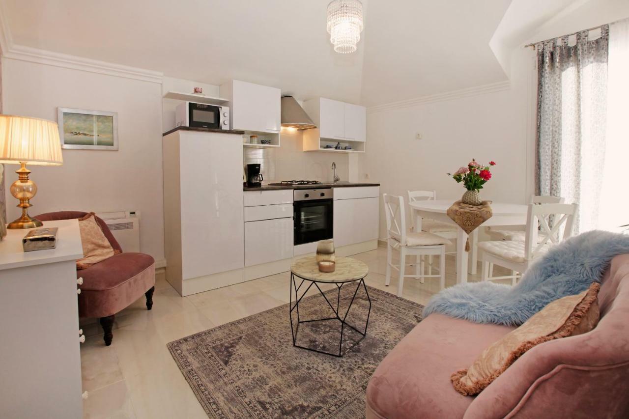 Apartment Ambroz Vela Luka Eksteriør bilde