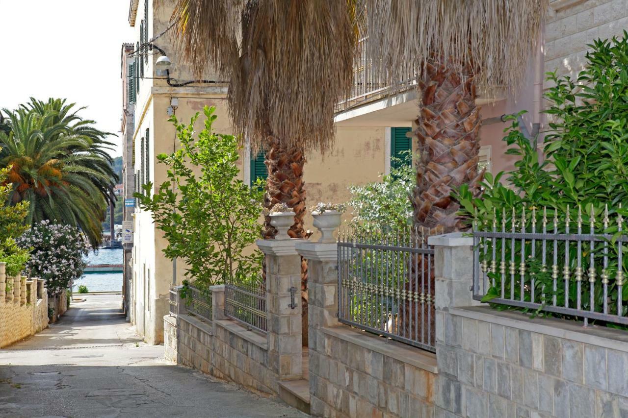 Apartment Ambroz Vela Luka Eksteriør bilde